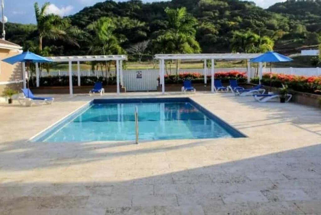 Snooze At Oceanpointe Vila Lucea Exterior foto